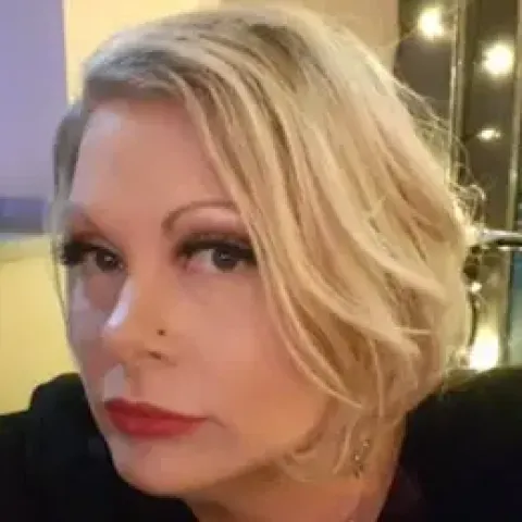 Dr Melanie Bassett
