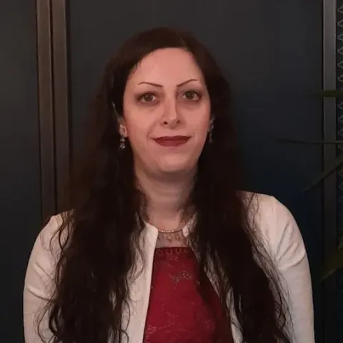 Dr Roja Hadianamrei