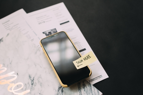 Virtual contract - Photo by Kelly Sikkema on Unsplash
