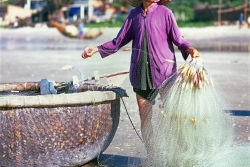 women ocean